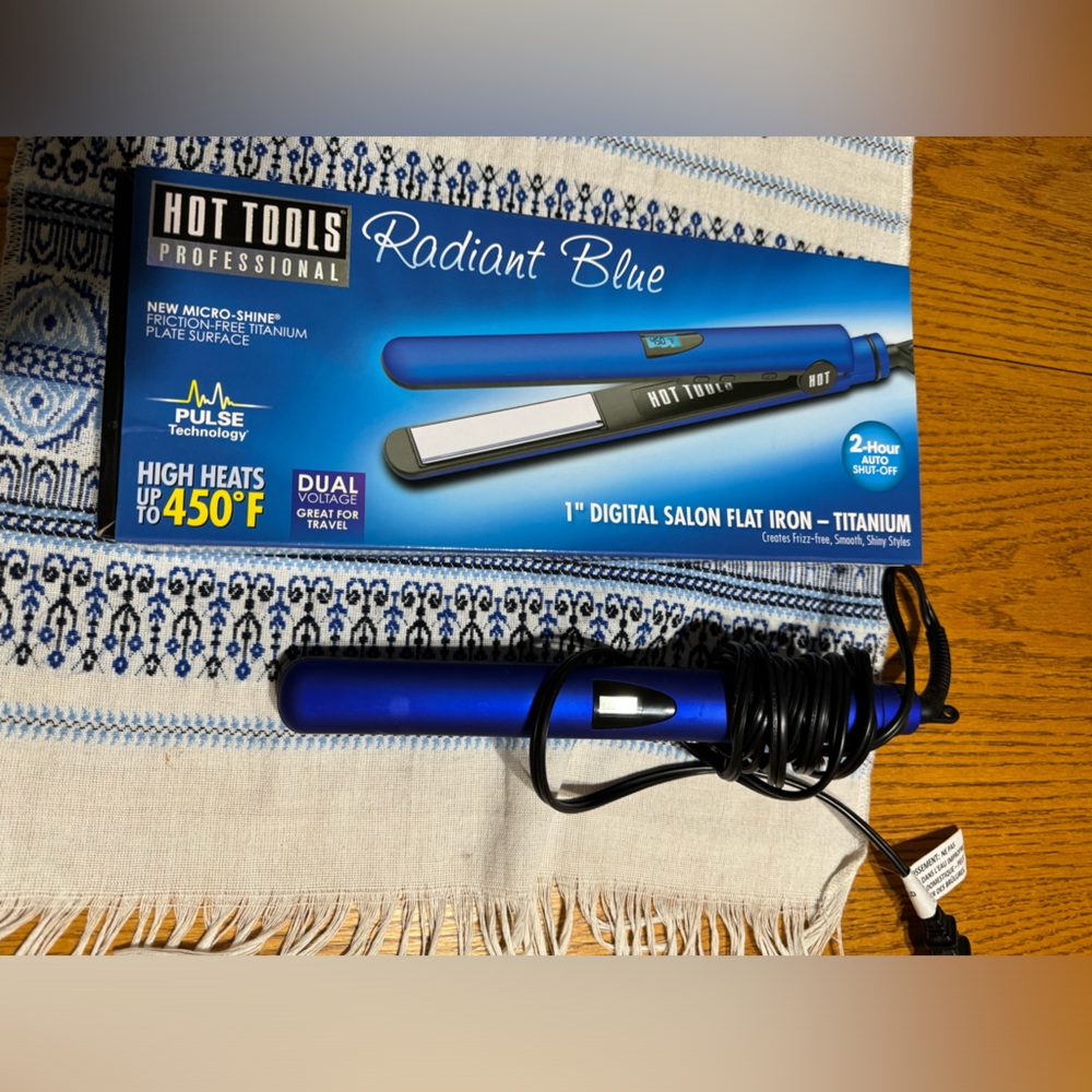Hot Tools Titanium 1” Digital Flat Iron